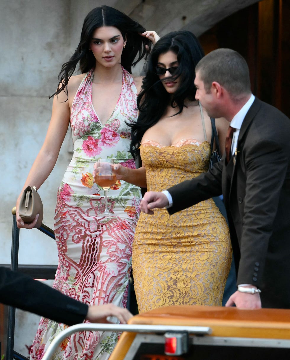kendall and kylie jenner in venice