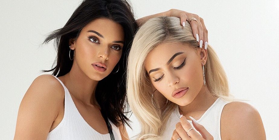 Zwaaien Ploeg Onderdrukker Kendall and Kylie Jenner Dropped a Super Sexy Swimsuit Collection