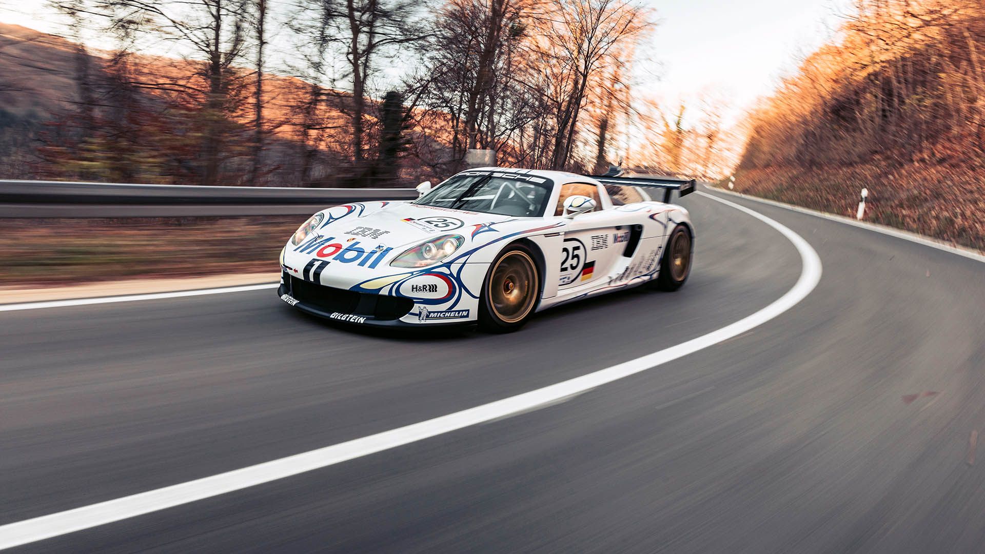 Porsche Motor Sports - Porsche live at the race track - Porsche