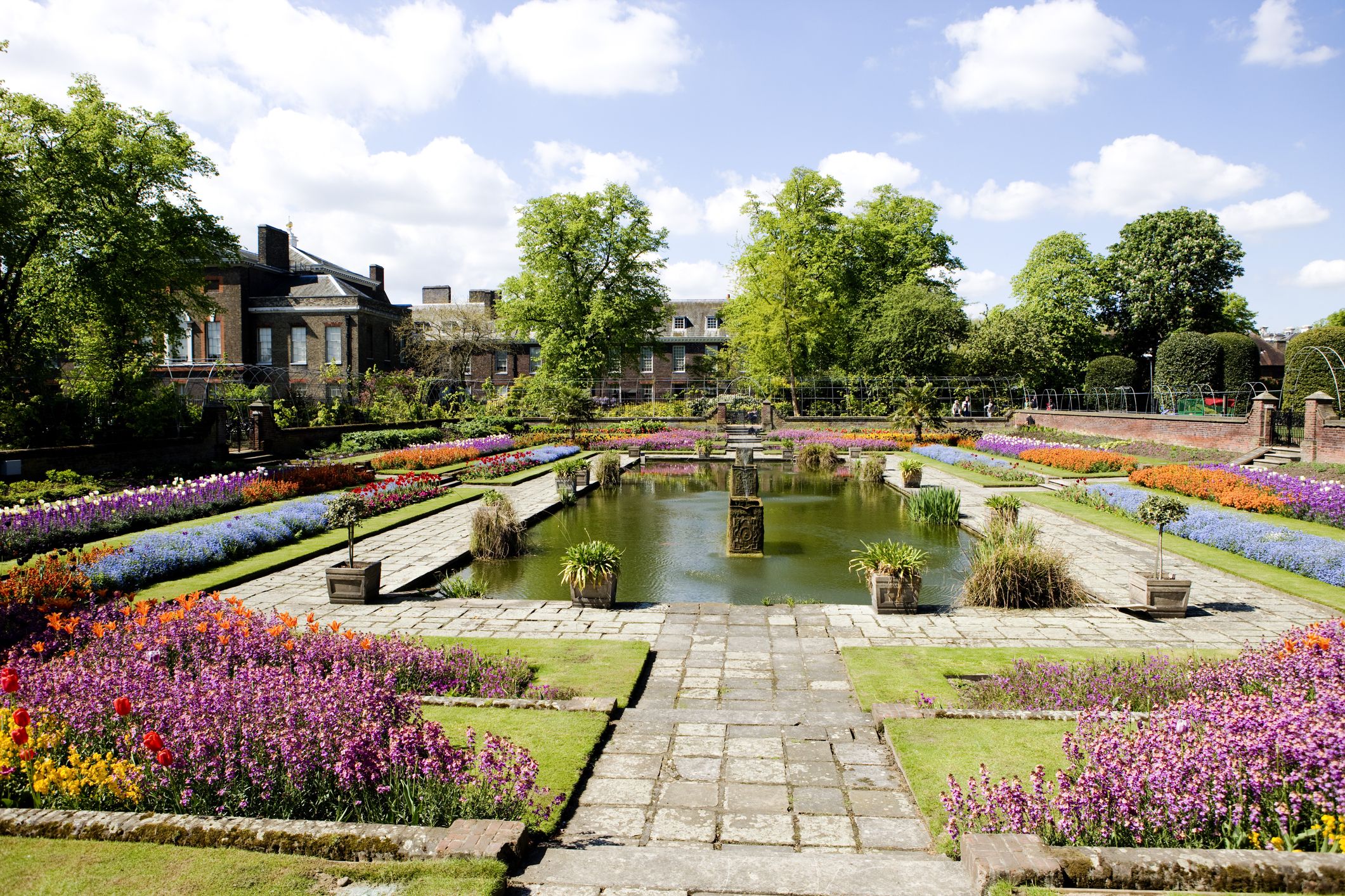 Kensington Palace Gardens Unveils New Wildflower Meadow