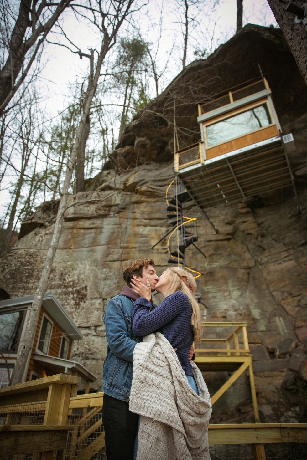 cliff dweller in kentucky, a good housekeeping pick for unique airbnb