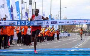 bernard cheruiyot gana el maratón de estambul