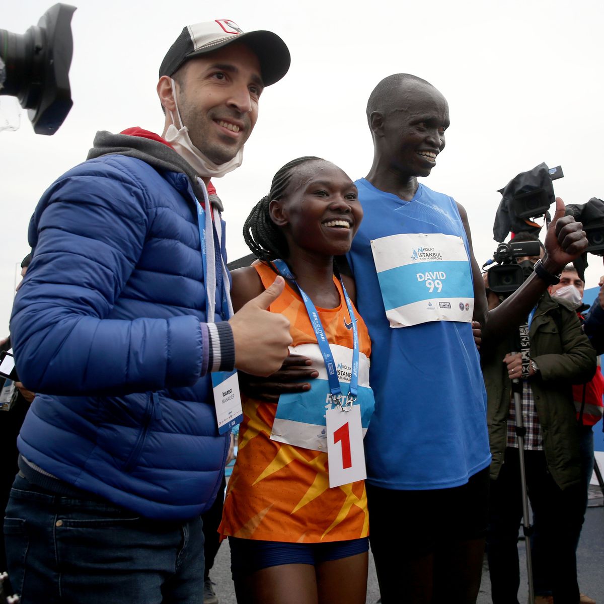ruth chepngetich smashes half marathon world record in istanbul