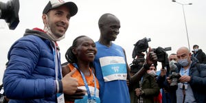 ruth chepngetich smashes half marathon world record in istanbul