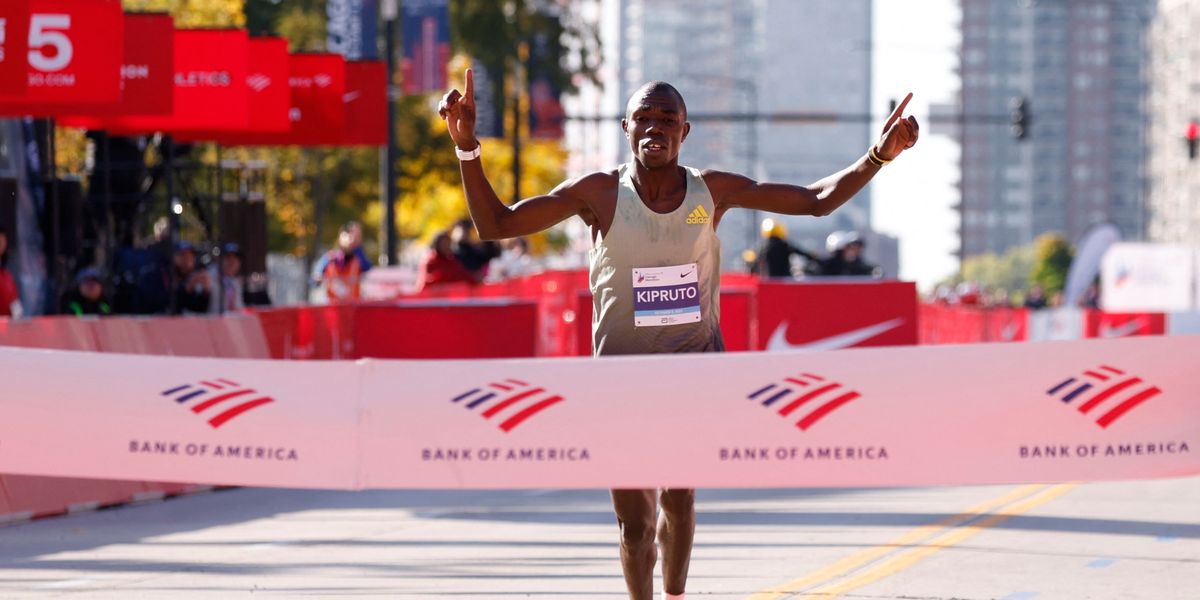 Benson Kipruto Wins With Late Surge - 2022 Chicago Marathon Results