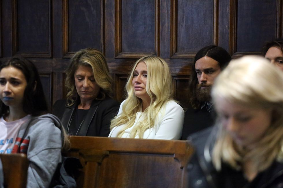 kesha cries in court