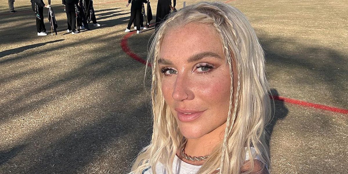 Kesha Porn Real - Kesha posts two new nude photos to Instagram