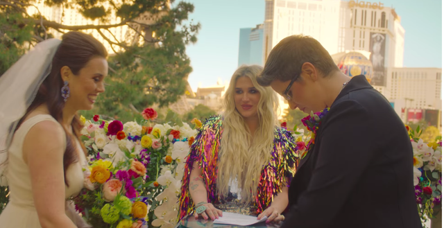 Kesha Officiated A Same Sex Wedding In Vegas