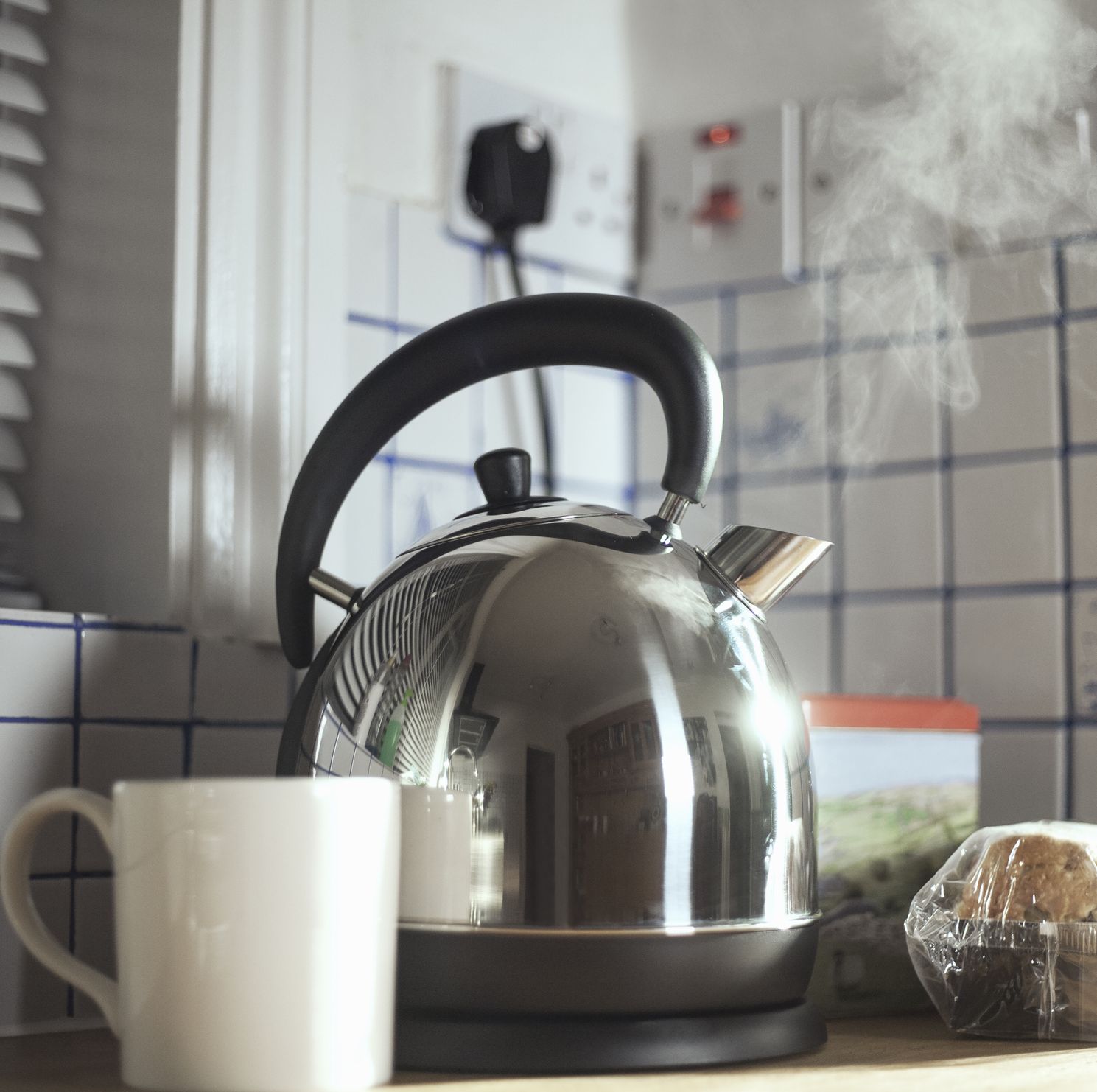 How to Descale a Tea Kettle the Right Way