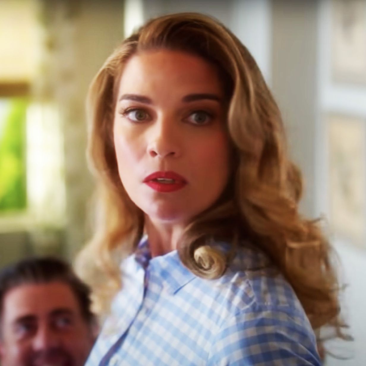 Watch: Annie Murphy plays housewife in 'Kevin Can F**k Himself' teaser 