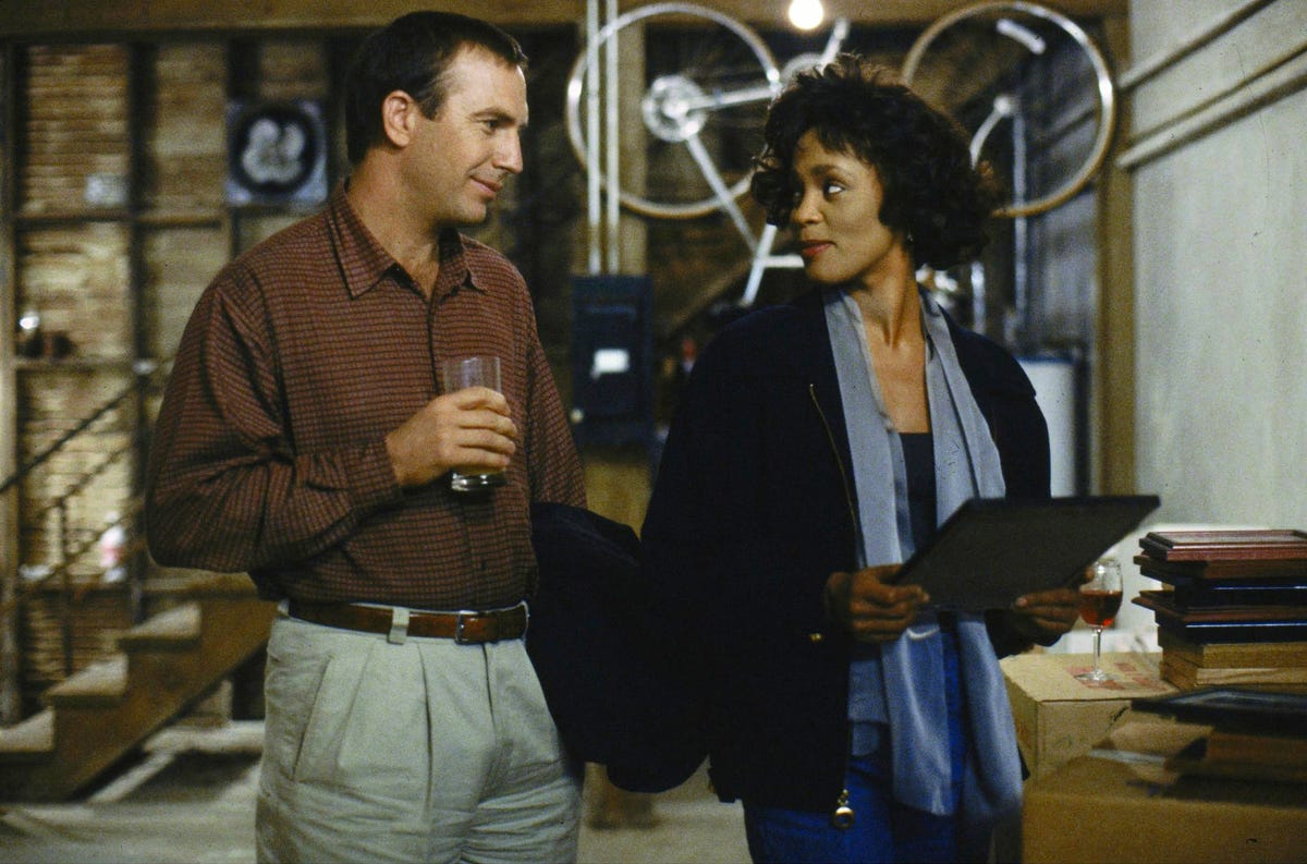 Classic '90s romantic thriller to get a remake with Taylor Swift director