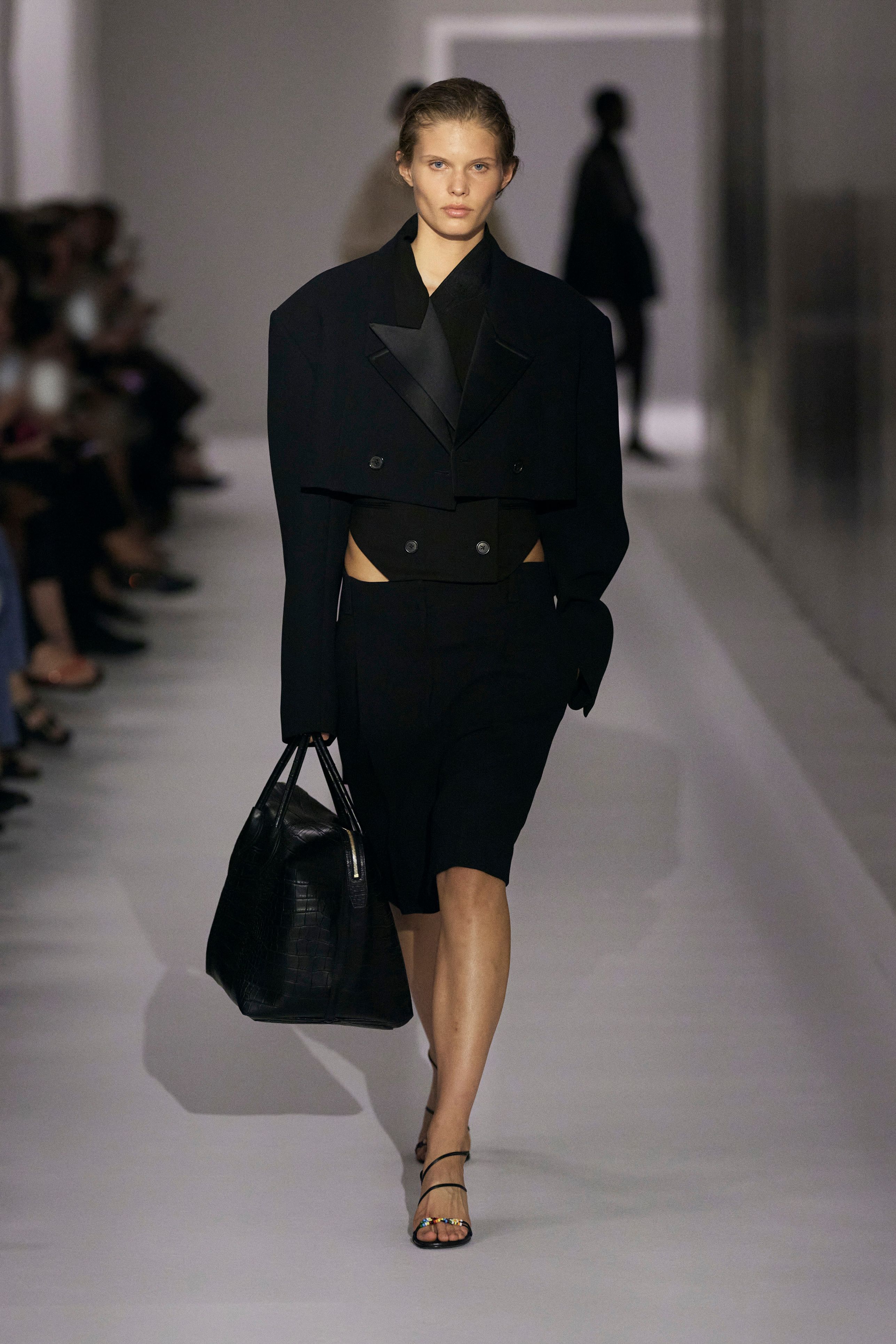 ケイト（KHAITE）」2025春夏コレクション | ファッション | ELLE