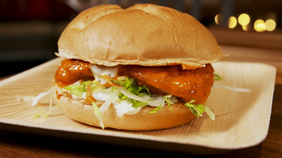 Dish, Food, Cuisine, Hamburger, Fast food, Ingredient, Junk food, Veggie burger, Original chicken sandwich, Bun, 