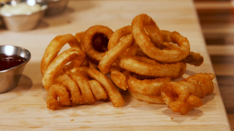 Dish, Food, Cuisine, Fried food, Onion ring, Ingredient, Side dish, Deep frying, Sel roti, Junk food, 