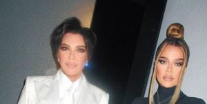 khloé kardashian and kris jenner twin in matching black suits