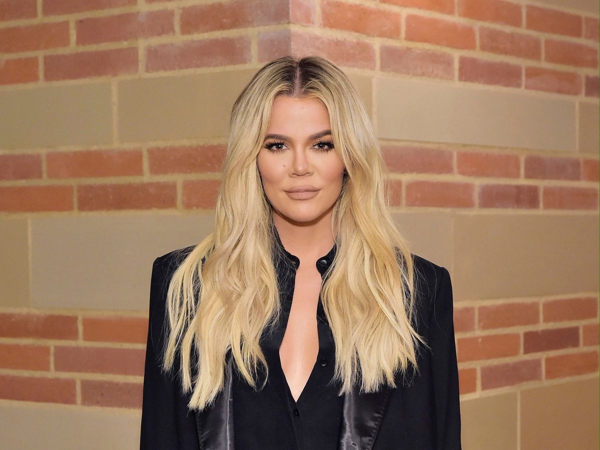 Khloe Kardashian shows off her ripped stomach in tight jeans