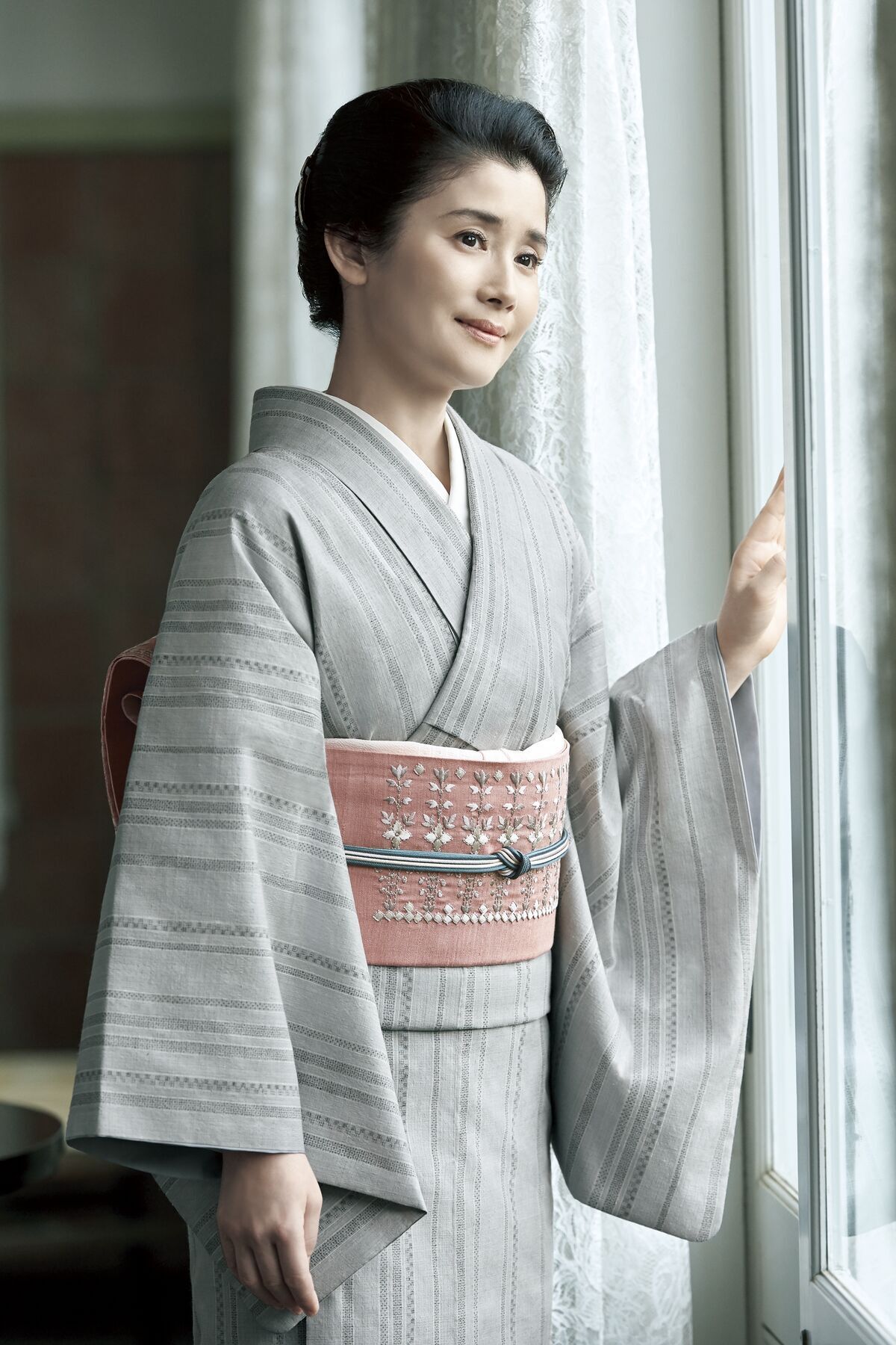 結城紬 墨くろの帯 - 着物