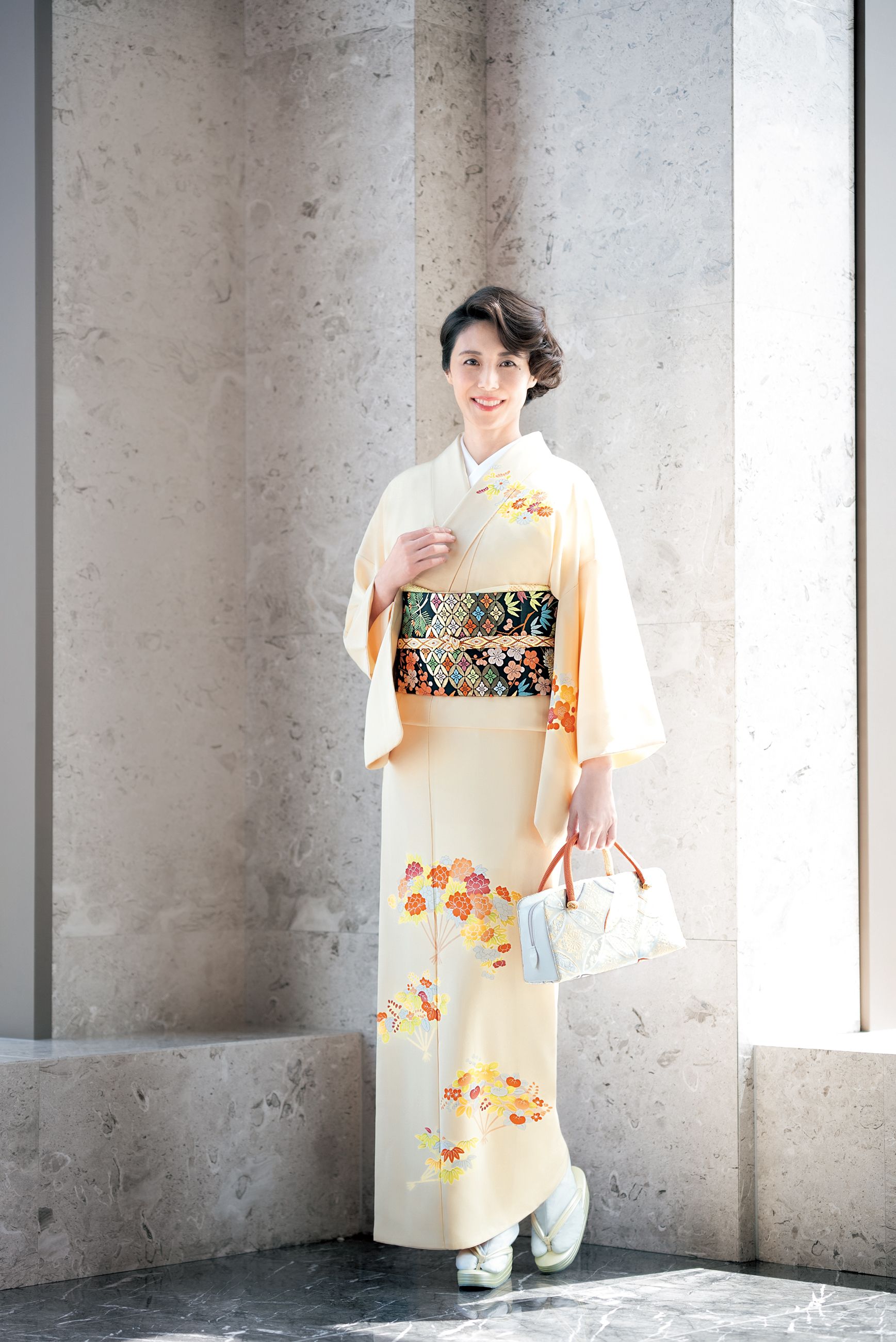 松嶋菜々子さんが美しく装う、存在感のある「西陣帯」