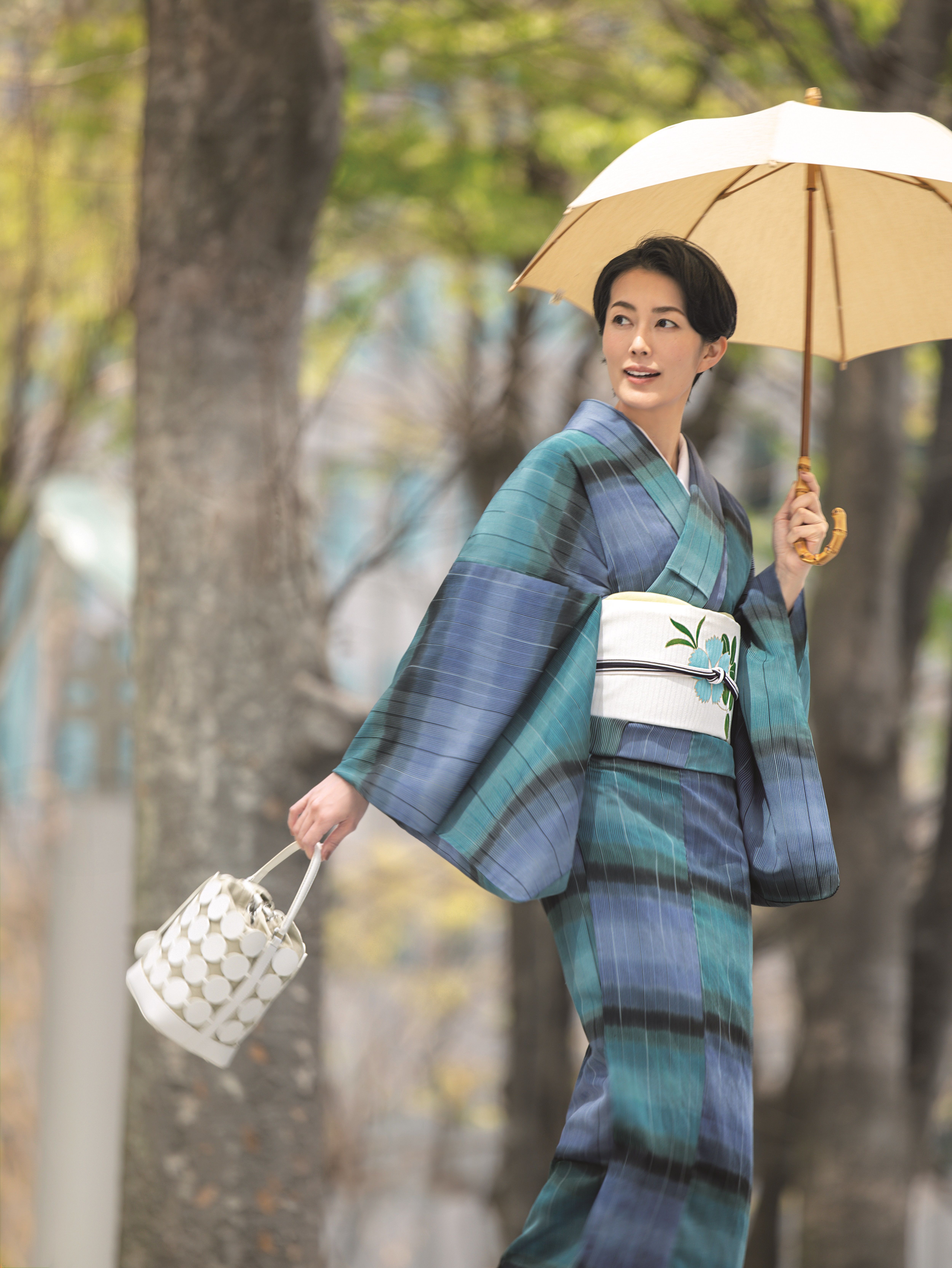 お着物、お仕立て込み、家紋美しいキモノ掲載ブランド色無地 楽天市場】美しいキモノ 掲載の通販