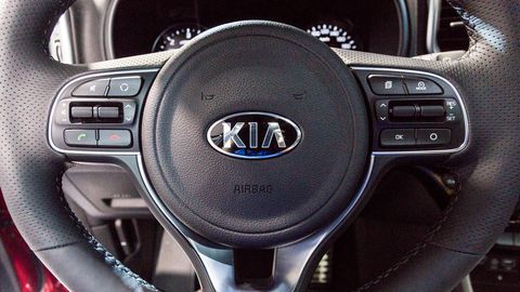 steering wheel in kia car