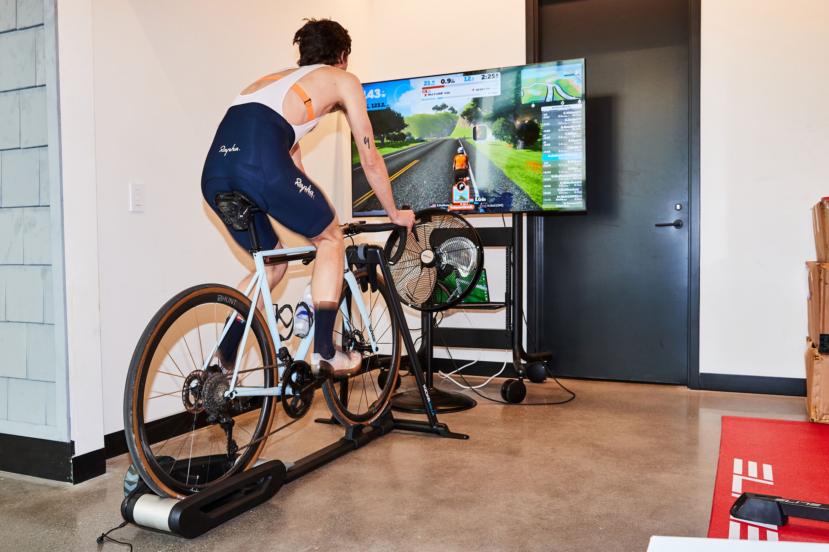How to Get the Most Out of Zwift, According to Cycling Pros