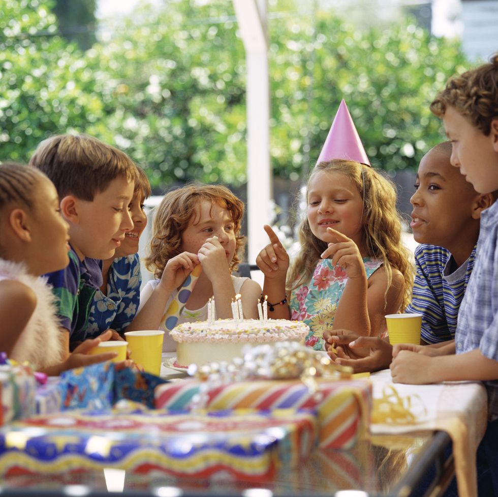kids at birthday party
