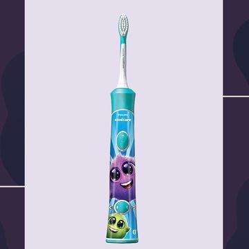 kids using electric toothbrush