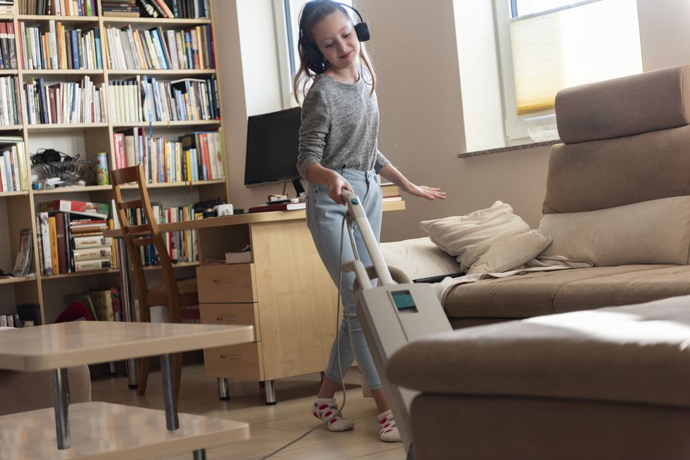 14 chores your kids could help with including vacuuming