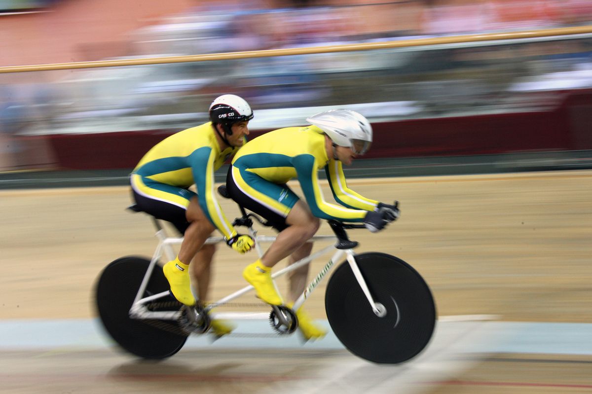 Australian Paralympic cyclist Kieran Modra dies after being hit by car