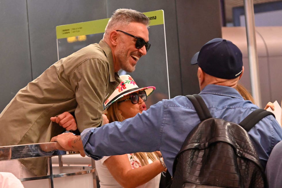 el equipo de 'sálvame' pone rumbo a miami