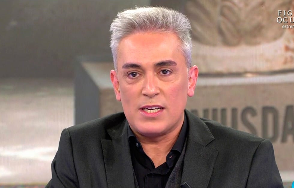 kiko hernández aparece en silla de ruedas en 'sálvame'