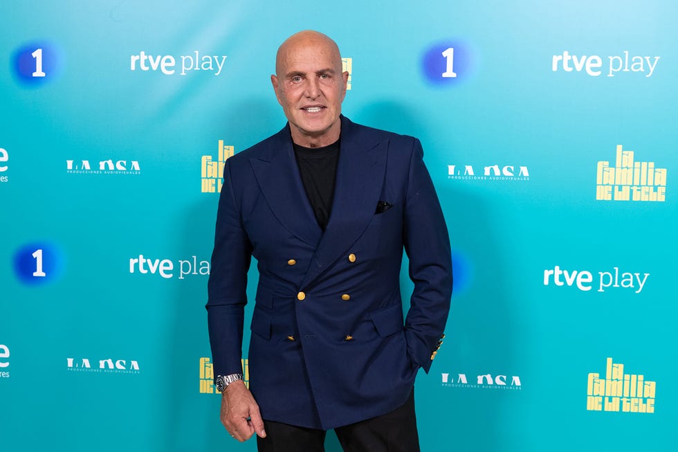 kiko matamoros en la fiesta de presentacion de la familia de la tele