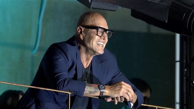 kiko matamoros reaparece en la revuelta de david broncano tras su operacion de esofago
