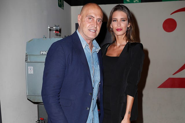 kiko matamoros y marta lópez posan juntos en un acto en 2019