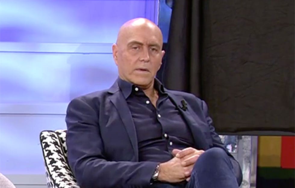 kiko matamoros sufre un ataque de ansiedad en 'sálvame' al oír los calificativos con los que le definía su exmujer, makoke inseguro y rencoroso eran algunos de ellos