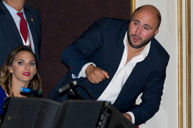isabel pantoja presents her new album