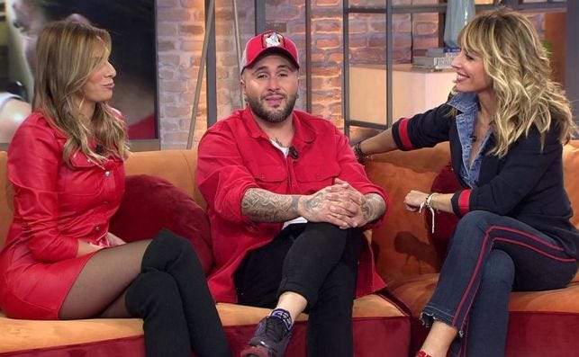 Kiko Rivera llama a su hermana en directo