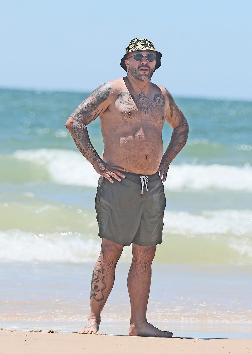 kiko rivera e irene rosales disfrutan de unos dias de relax y vacaciones en la playa de matalascanas
