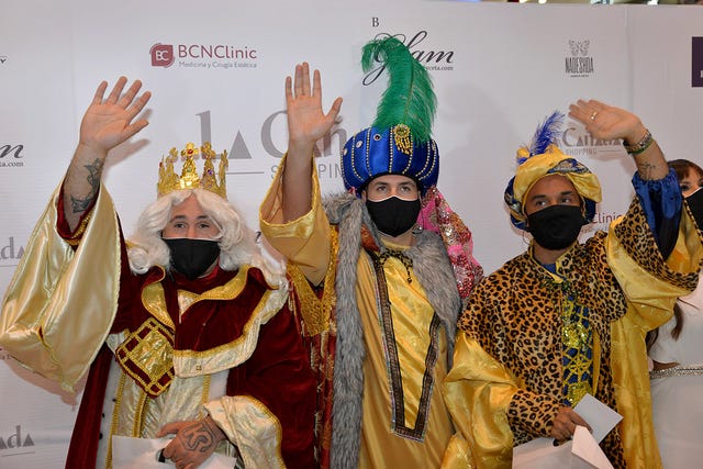kiko rivera y omar montes son los reyes magos en marbella
