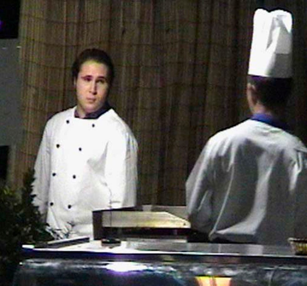 el hijo de isabel pantoja, en 2003 en el restaurante de la empresa de su madre