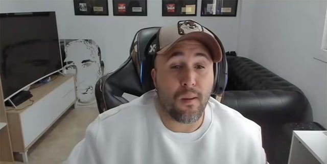 kiko rivera hablando en su canal de youtube