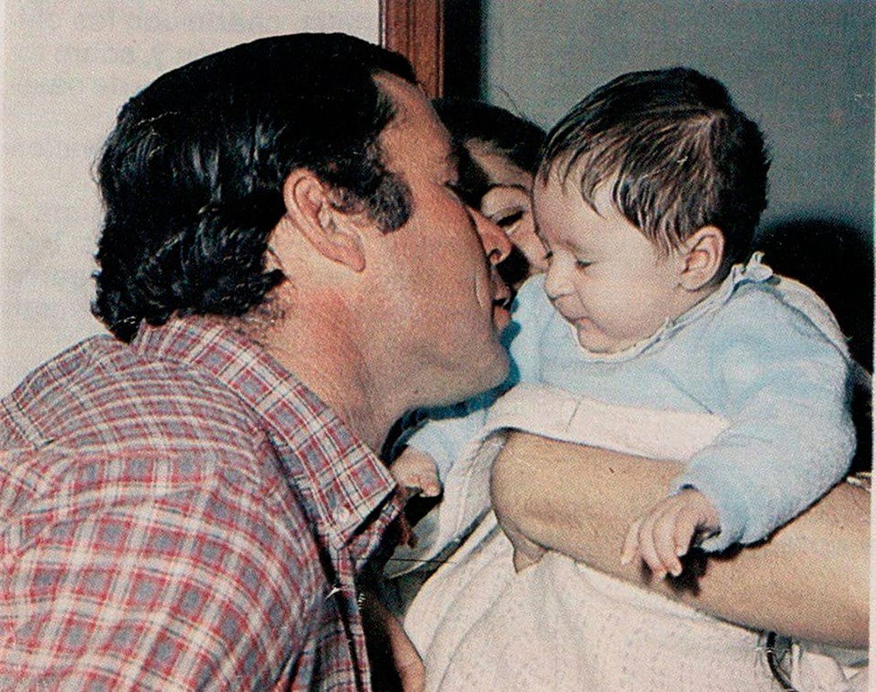 Kiko Rivera comparte una foto suya con sus padres