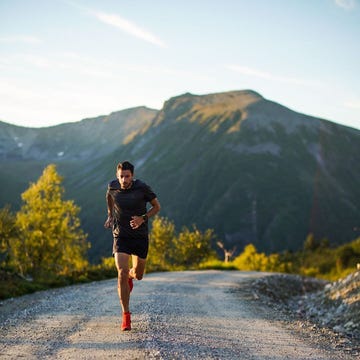 Kilian Jornet desvela su calendario de carreras para este 2021 El trail runner Kilian Jornet ha desvelado su calendario de carreras en las que estará en este 2021 y que se centran en Suecia, Suiza, Escocia y Andorra.