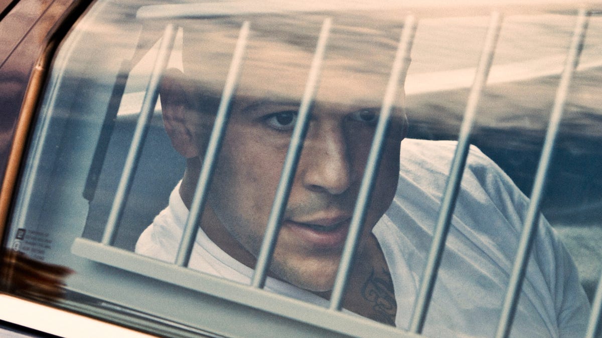 Aaron Hernandez saga reveals complex saga of sexuality and homophobia -  Outsports