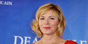 kim cattrall likes shady tweet about satc reboot and just like that