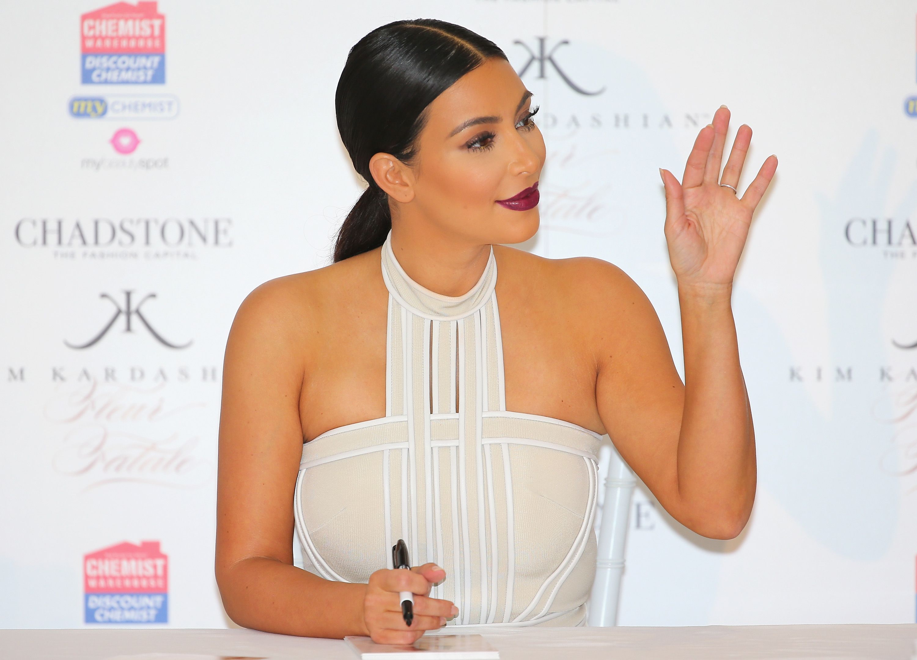 Kim Kardashian Snapchatted a List of Enemies But it Was Only To Give Them A  Present