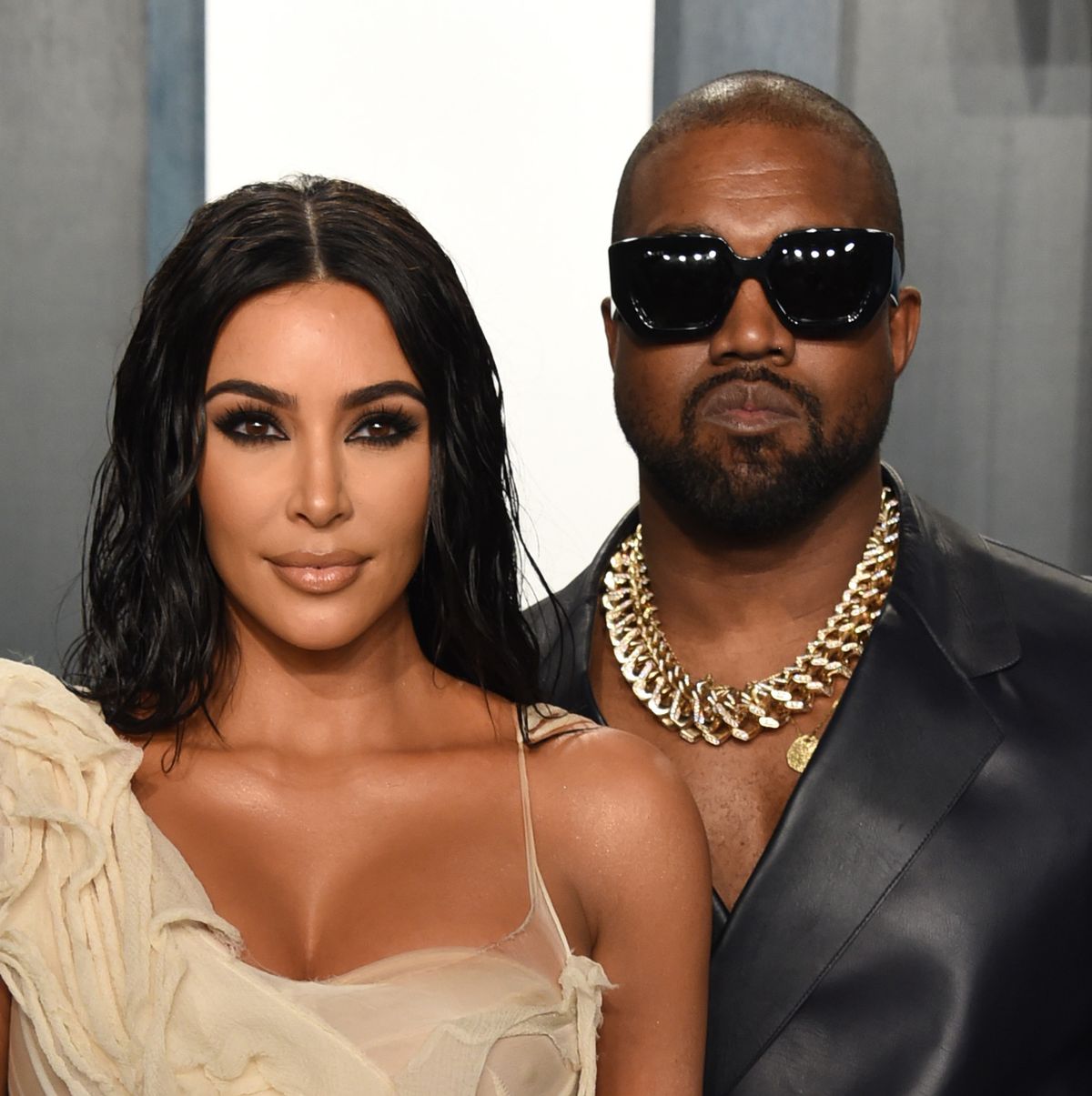 https://hips.hearstapps.com/hmg-prod/images/kim-kardashian-and-kanye-west-attend-the-2020-vanity-fair-news-photo-1613766810.?crop=1.00xw:0.810xh;0,0.0259xh&resize=1200:*