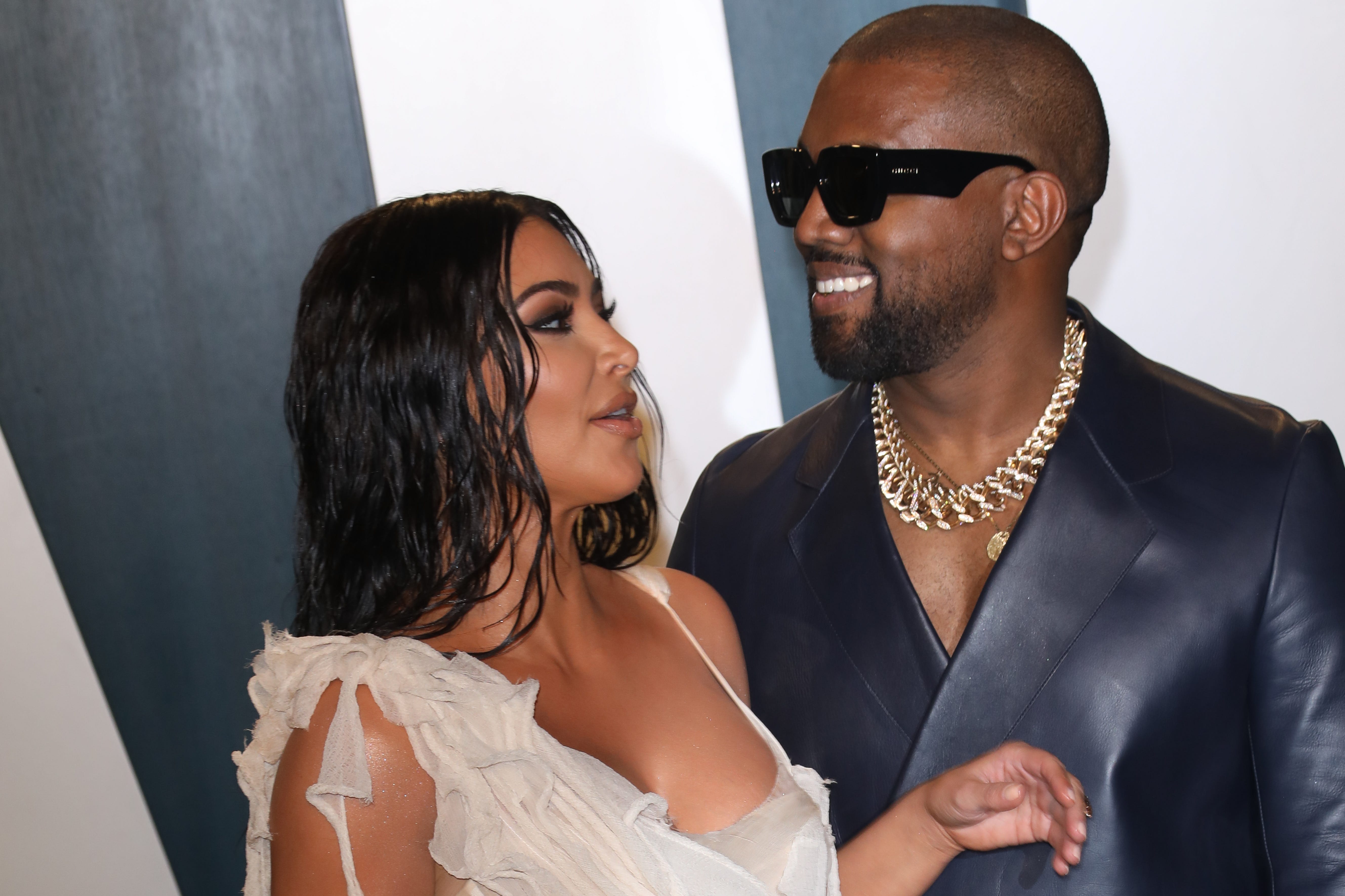 Kim Kardashian Discusses Kanye West's Hospitalization on 'Keeping Up With  the Kardashians