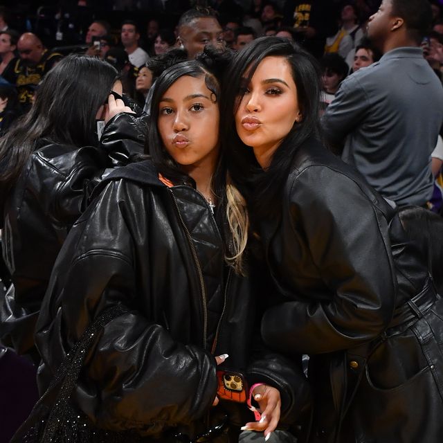 英語版WS ママを探す冒険　ユイ　SP What North West Raps in Japanese for FKA Twigs's 'Childlike