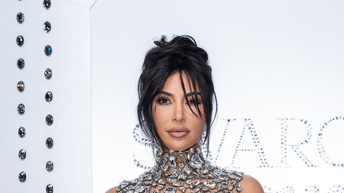 preview for Kim Kardashian shows off super short bob
